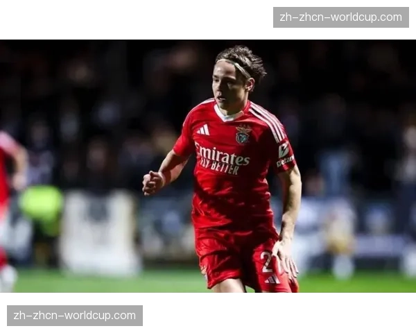 聚焦新星:本菲卡19岁边锋,以其在反击中的惊人步频吸引众多豪门关注 聚焦新星:本菲卡19岁边锋,以其在反击中的惊人步频吸引众多豪门关注