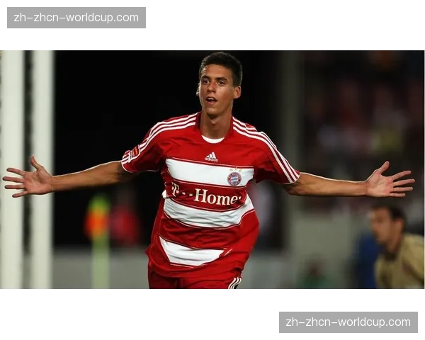 戈登髋部伤势缺席客战阿森纳，拜仁转会传闻持续发酵